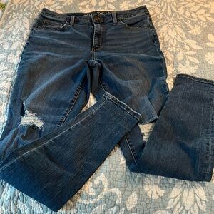 Universal thread jeans Size 8 stretch, high/mid rise jeans distressed Jeggings